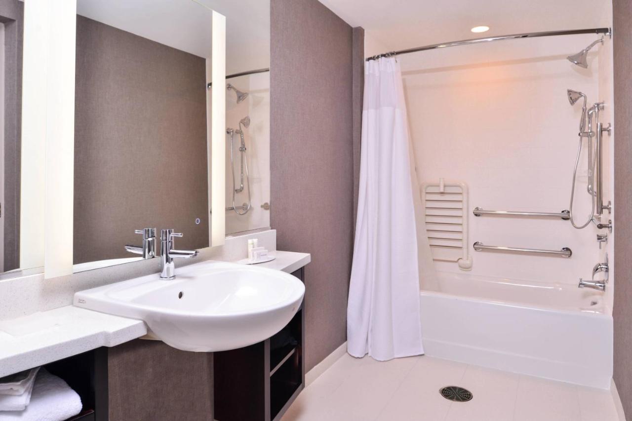 Springhill Suites By Marriott Greensboro Airport Exterior photo